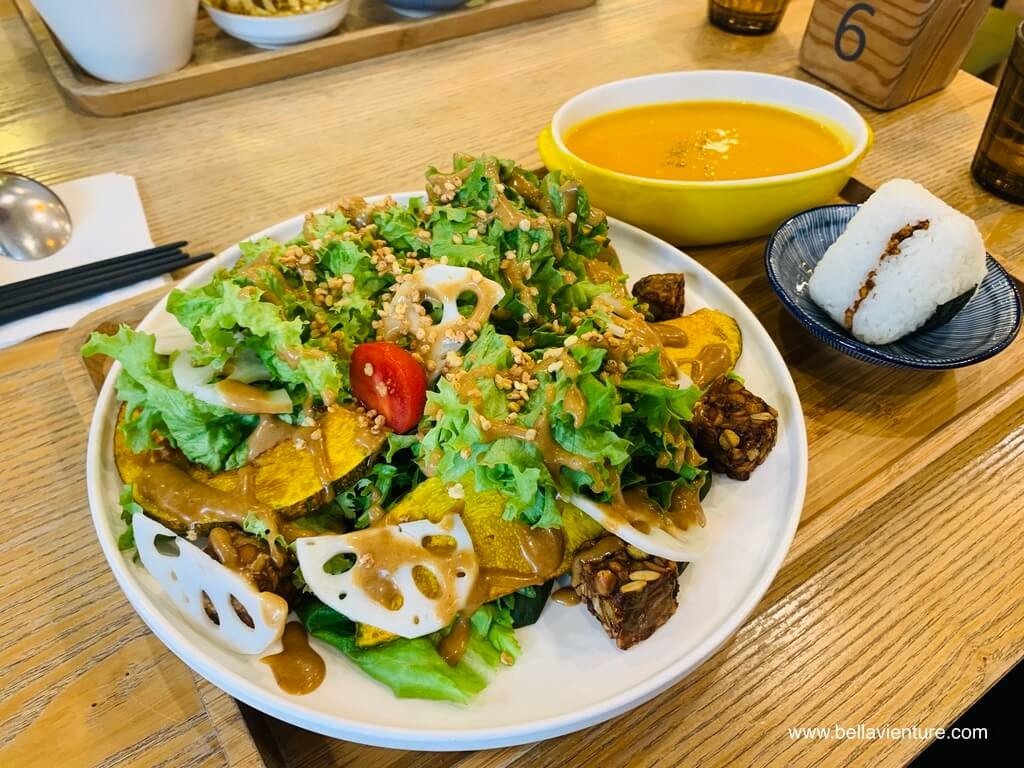 新竹美食 輕揚 蔬食餐廳 沙拉 新竹美食 輕揚 蔬食餐廳 沙拉