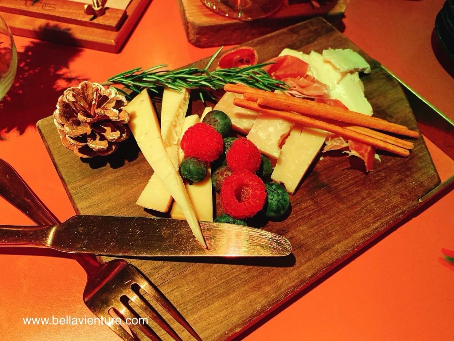 台北 信義區 She_Design TAPAS SOJU BAR (招待)起司水果甜點拼盤 台北 信義區 She_Design TAPAS SOJU BAR (招待)起司水果甜點拼盤