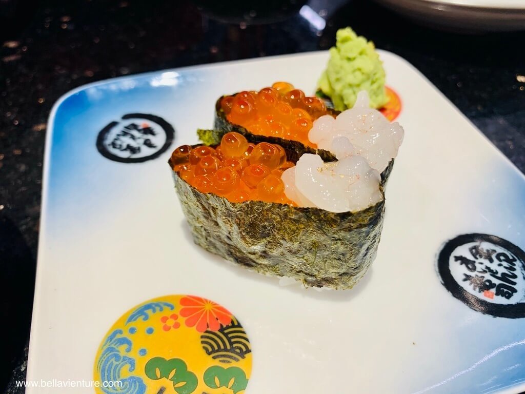 大安區 忠孝復興美食 迴轉壽司 金澤まいもん寿司 鮭魚卵富山白蝦軍艦 大安區 忠孝復興美食 迴轉壽司 金澤まいもん寿司 鮭魚卵富山白蝦軍艦