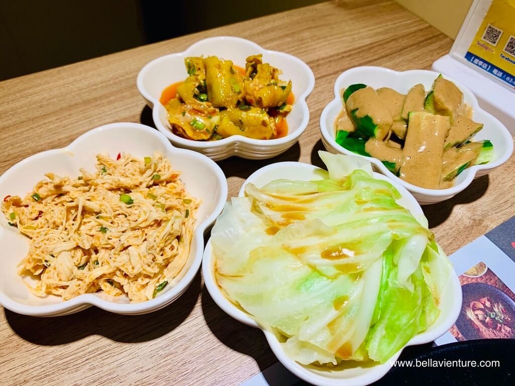 中山區美食 林記海南雞飯 新加坡海南雞飯 南京復興 四樣小菜 中山區美食 林記海南雞飯 新加坡海南雞飯 南京復興 四樣小菜