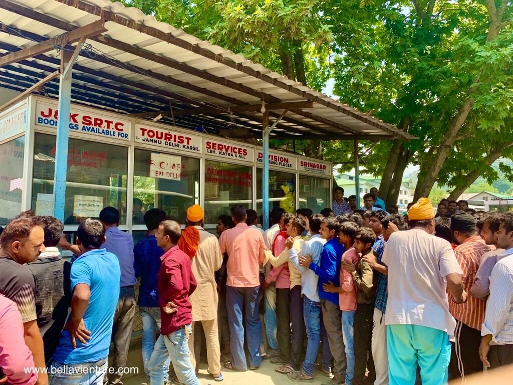 印度 india 喀什米爾 kashmir 斯里納加 srinagar 封城 lockdown 巴士站 印度 india 喀什米爾 kashmir 斯里納加 srinagar 封城 lockdown 巴士站