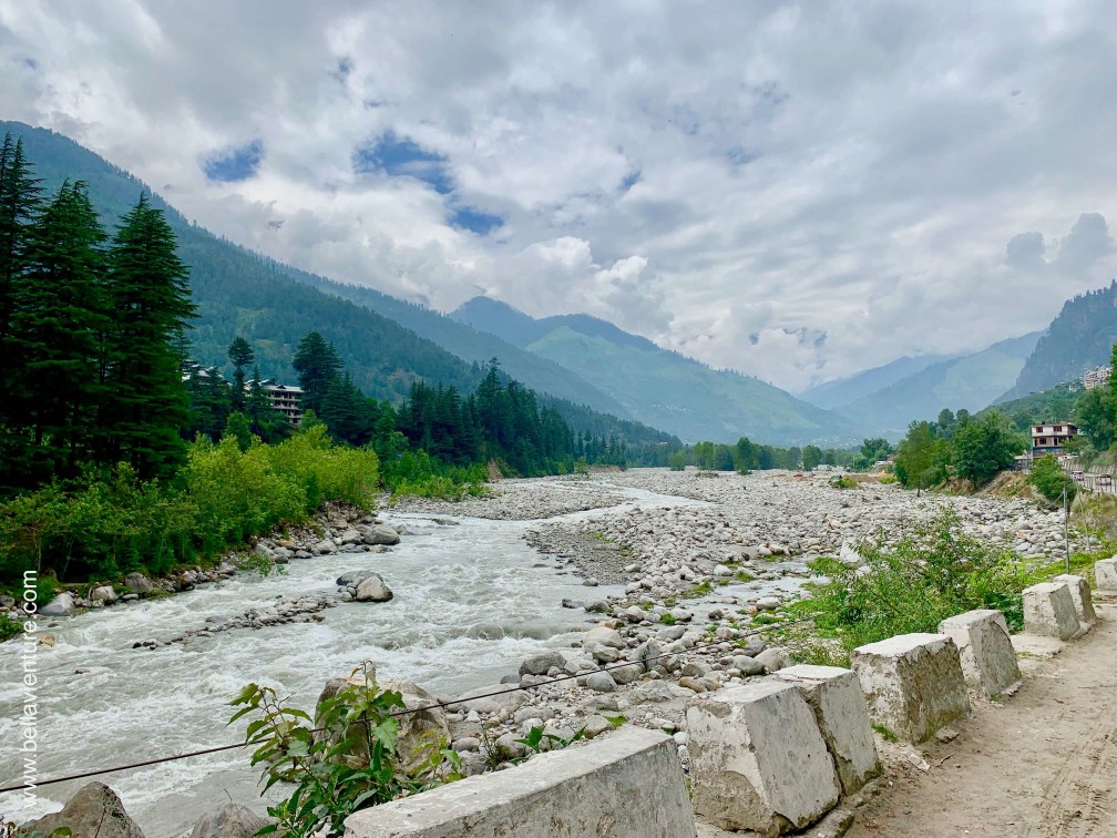 印度 India 馬納利 Manali 喜馬拉雅山 Mountain himalaya 馬努斯魯河 Manaslu river 印度 India 馬納利 Manali 喜馬拉雅山 Mountain himalaya 馬努斯魯河 Manaslu river