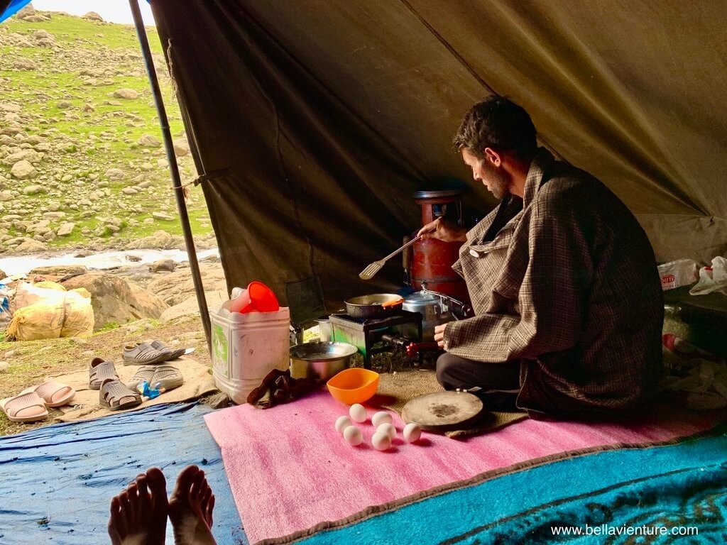 印度 india 喀什米爾 kashmir 大湖健行big lake treakking 準備午餐 印度 india 喀什米爾 kashmir 大湖健行big lake treakking 準備午餐