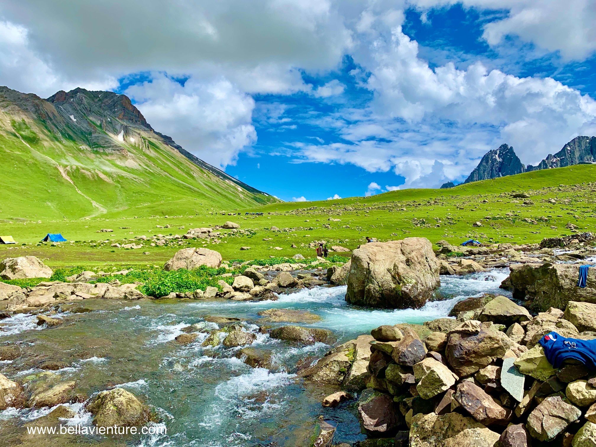 印度 India 北北印 North India 喀什米爾 Kashmir 八天七夜 健行 大自然 美景 藍天與小河 印度 India 北北印 North India 喀什米爾 Kashmir 八天七夜 健行 大自然 美景 藍天與小河