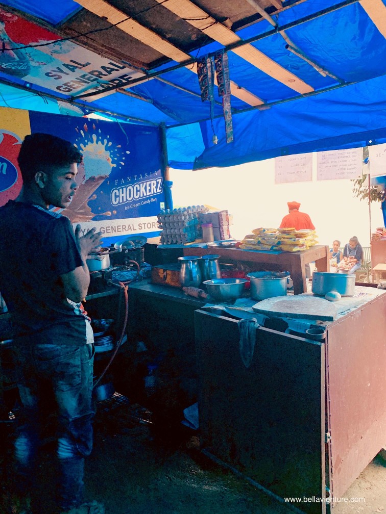 印度 India 北印度 north India 達蘭薩拉 Dharamshala 早餐店 breakfast 馬鈴薯餅 prantha 印度 India 北印度 north India 達蘭薩拉 Dharamshala 早餐店 breakfast 馬鈴薯餅 prantha