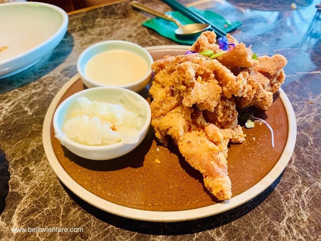 微風信義 心潮飯店 炸物.心潮炸雞.蔭鳳梨醬.梅香醃苦瓜Fried chicken. pineapple pickle dip 微風信義 心潮飯店 炸物.心潮炸雞.蔭鳳梨醬.梅香醃苦瓜Fried chicken. pineapple pickle dip