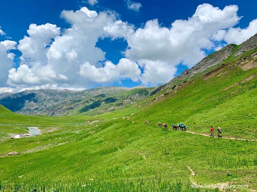 印度India 北北印 North India 喀什米爾 Kashmir 大湖健行 trekking 藍天白雲 印度India 北北印 North India 喀什米爾 Kashmir 大湖健行 trekking 藍天白雲