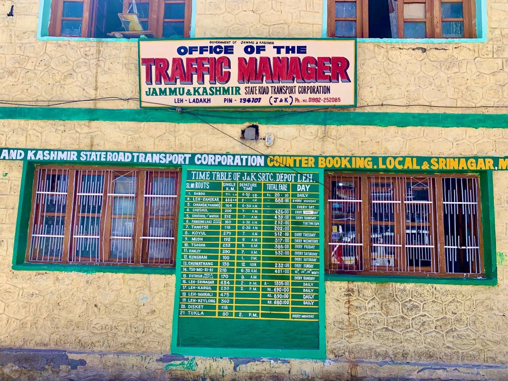 印度 India 北印度North india 喜馬拉雅 Himalayas 拉達克 Ladakh 列城 Leh 公車站 Bus station 印度 India 北印度North india 喜馬拉雅 Himalayas 拉達克 Ladakh 列城 Leh 公車站 Bus station