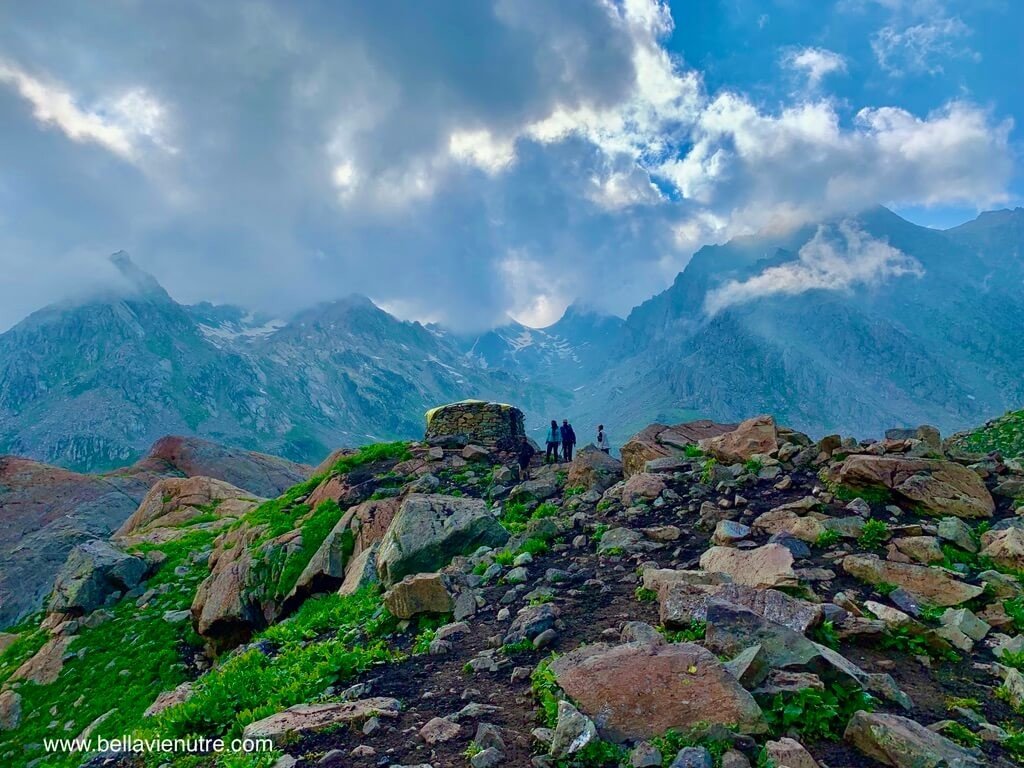印度 India 北北印 North India 喀什米爾 Kashmir 大湖健行 trekking Kashmir Great Lakes Trek 可怕的大狗 印度 India 北北印 North India 喀什米爾 Kashmir 大湖健行 trekking Kashmir Great Lakes Trek 可怕的大狗