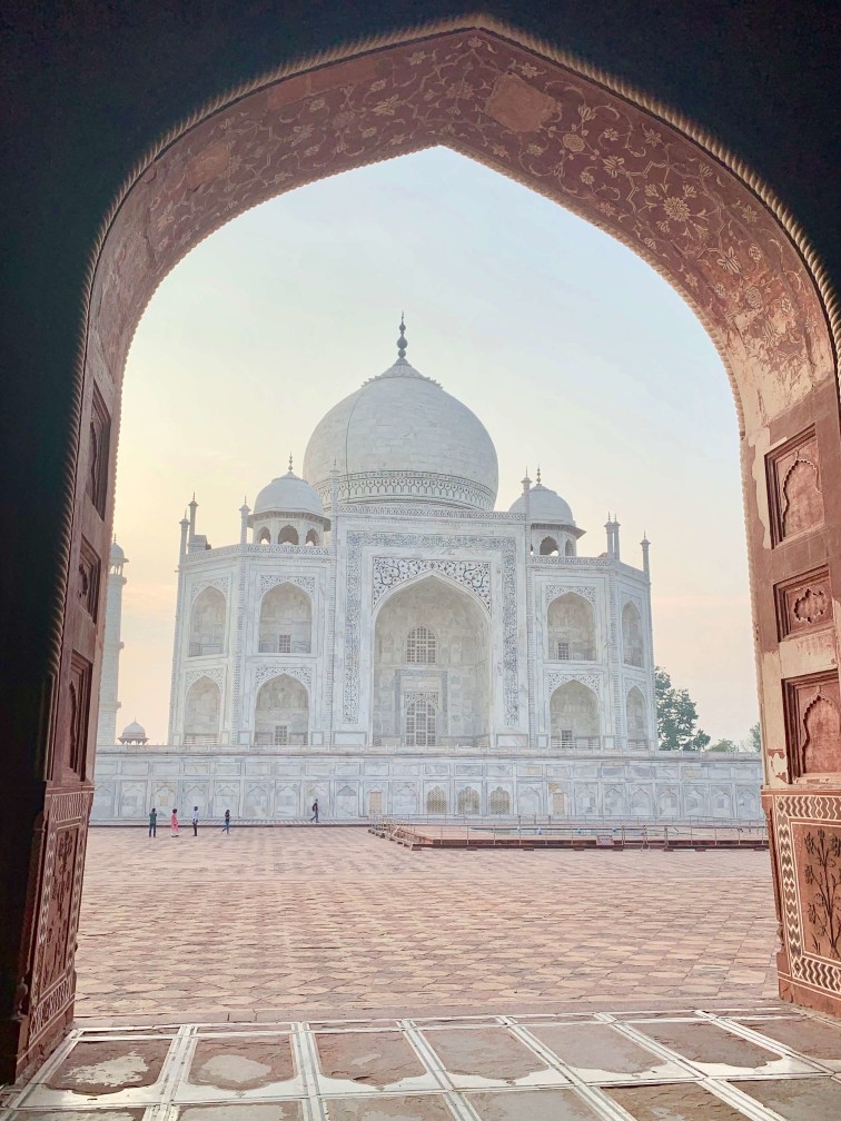 印度india 阿格拉 Agra 泰姬瑪哈陵 Taj Mahal 日出 祈禱 印度india 阿格拉 Agra 泰姬瑪哈陵 Taj Mahal 日出 祈禱
