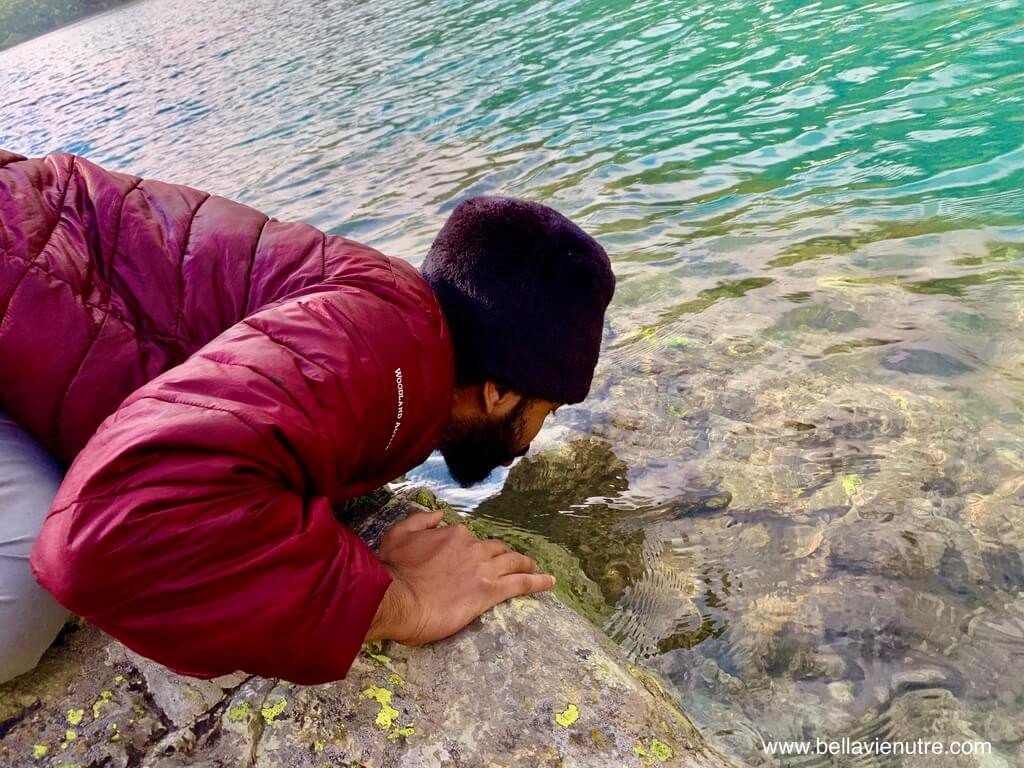 印度 India 北北印 North India 喀什米爾 Kashmir 大湖健行 trekking Kashmir Great Lakes Trek 飲用聖湖水 印度 India 北北印 North India 喀什米爾 Kashmir 大湖健行 trekking Kashmir Great Lakes Trek 飲用聖湖水