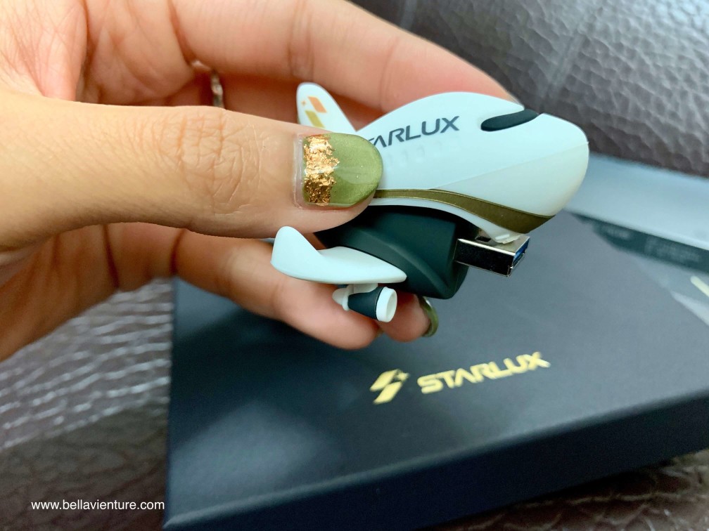 星宇航空STARLUX Airlines 星宇小舖 開箱 飛機造型隨身碟 星宇航空STARLUX Airlines 星宇小舖 開箱 飛機造型隨身碟