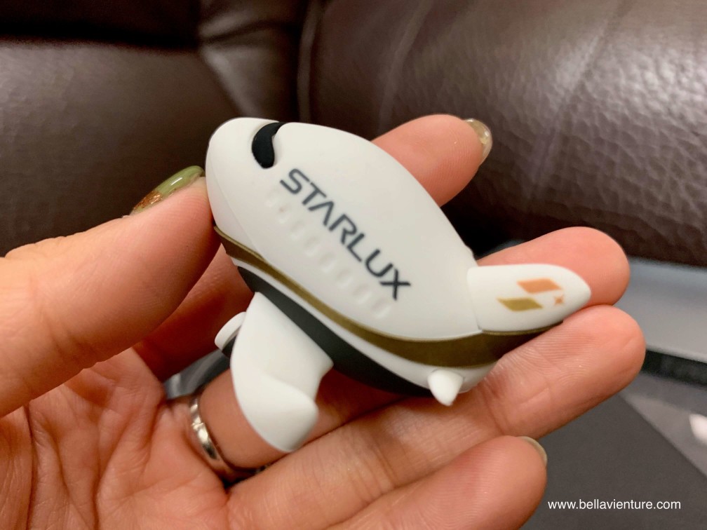 星宇航空STARLUX Airlines 星宇小舖 開箱 飛機造型隨身碟 星宇航空STARLUX Airlines 星宇小舖 開箱 飛機造型隨身碟