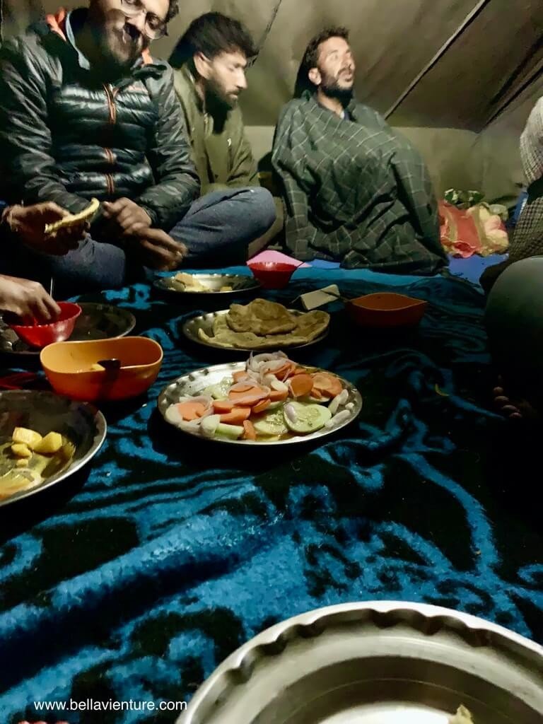 印度 india 喀什米爾 kashmir 於帳篷中的晚餐 印度 india 喀什米爾 kashmir 於帳篷中的晚餐