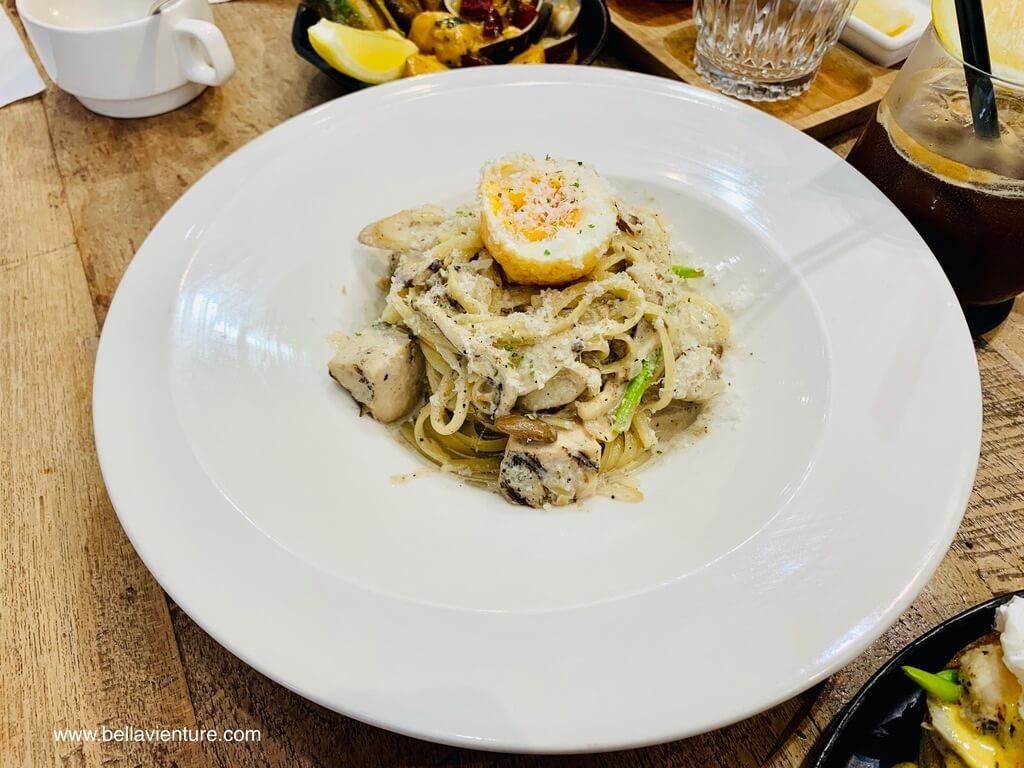 內湖 自然系 早午餐 原木家具 Mountaion fusion 松露野菇炸蛋麵 內湖 自然系 早午餐 原木家具 Mountaion fusion 松露野菇炸蛋麵