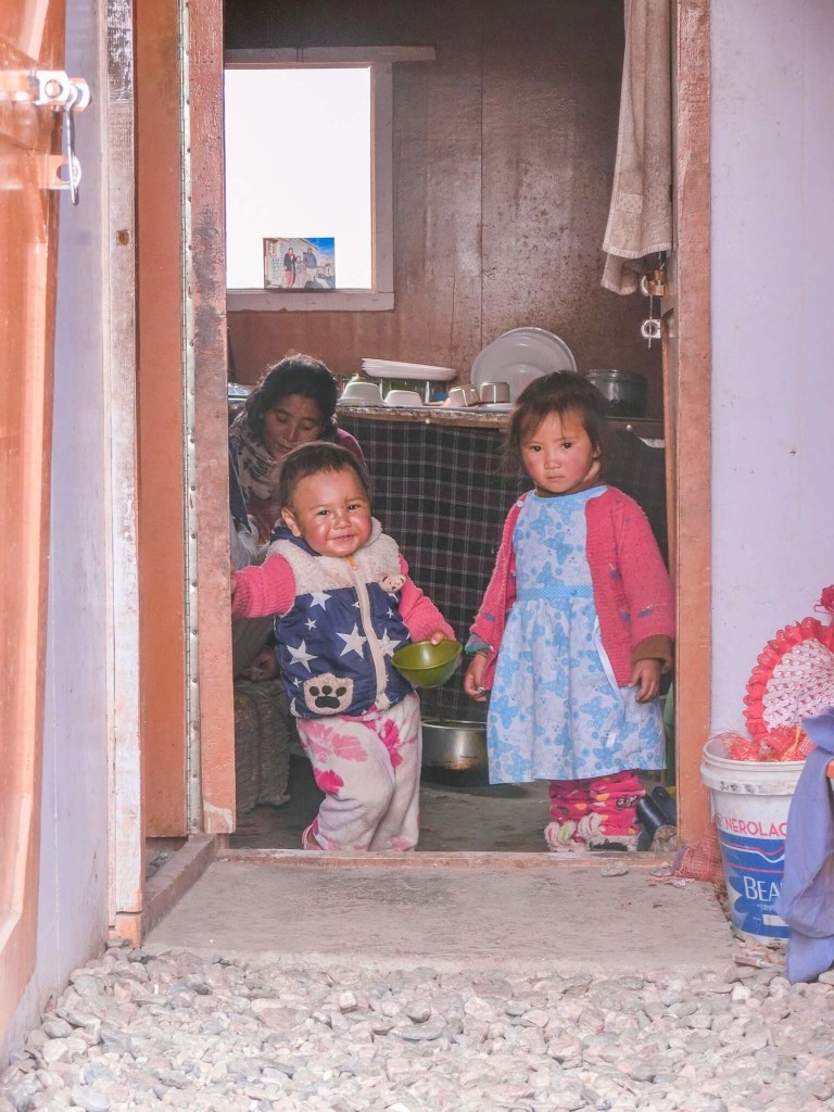 印度 India 北印度North india 喜馬拉雅 Himalayas 拉達克 Ladakh 列城 Leh 班公錯 Pangong Tso 小孩 Children 印度 India 北印度North india 喜馬拉雅 Himalayas 拉達克 Ladakh 列城 Leh 班公錯 Pangong Tso 小孩 Children