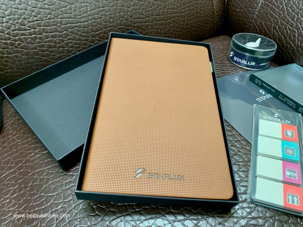 星宇航空STARLUX Airlines 星宇小舖 開箱 精裝筆記本 星宇航空STARLUX Airlines 星宇小舖 開箱 精裝筆記本