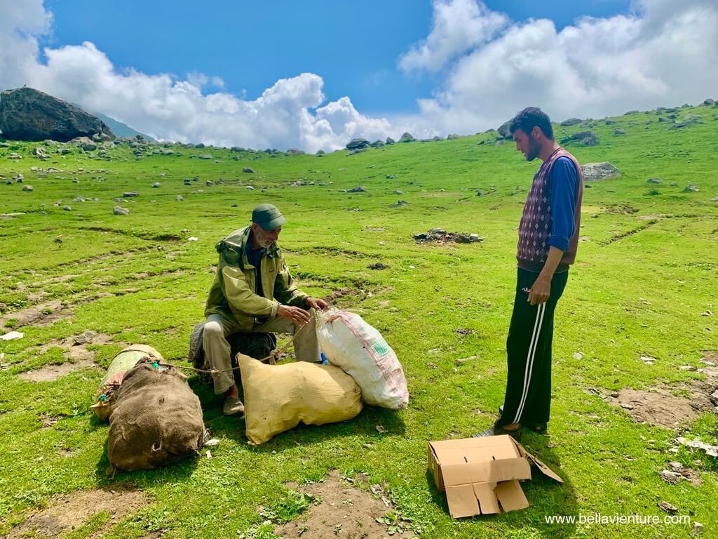 印度 india 喀什米爾 kashmir 大湖健行big lake treakking 淨湖 搜集垃圾 印度 india 喀什米爾 kashmir 大湖健行big lake treakking 淨湖 搜集垃圾