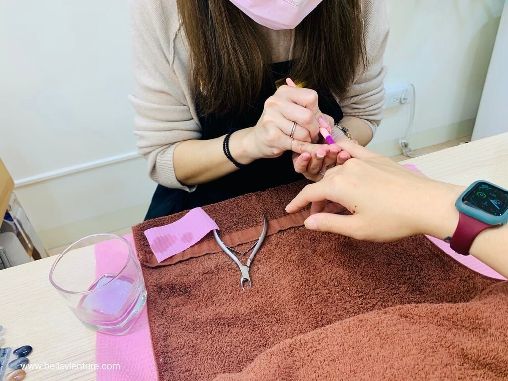 凱婷美甲 台北美甲 凝膠指甲 素色 信義區 永春站 指甲修型、指緣甘皮、及肉刺處理 凱婷美甲 台北美甲 凝膠指甲 素色 信義區 永春站 指甲修型、指緣甘皮、及肉刺處理