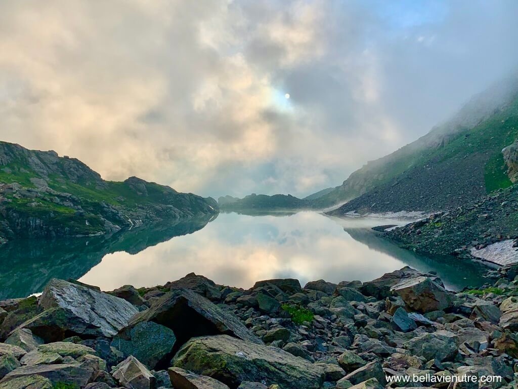 印度 India 北北印 North India 喀什米爾 Kashmir 大湖健行 trekking Kashmir Great Lakes Trek 夕陽下的聖湖 印度 India 北北印 North India 喀什米爾 Kashmir 大湖健行 trekking Kashmir Great Lakes Trek 夕陽下的聖湖