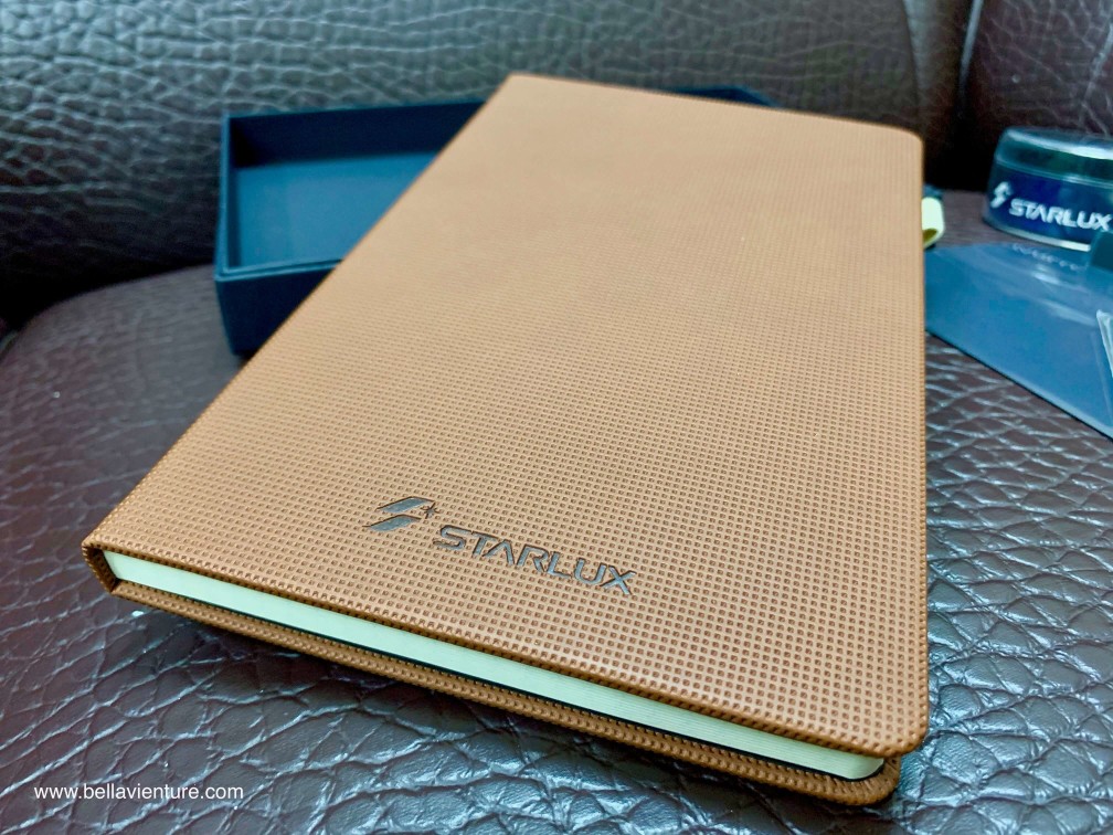 星宇航空STARLUX Airlines 星宇小舖 開箱 精裝筆記本 星宇航空STARLUX Airlines 星宇小舖 開箱 精裝筆記本