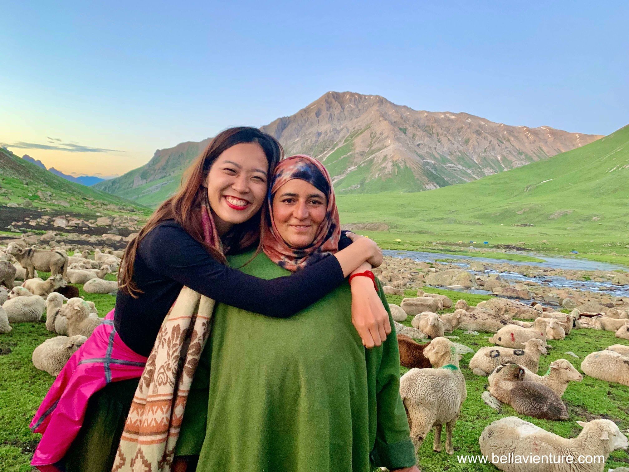 印度 India 北北印 North India 喀什米爾 Kashmir 八天七夜 健行 Nichnai Valley 被我擁抱的牧羊女 印度 India 北北印 North India 喀什米爾 Kashmir 八天七夜 健行 Nichnai Valley 被我擁抱的牧羊女