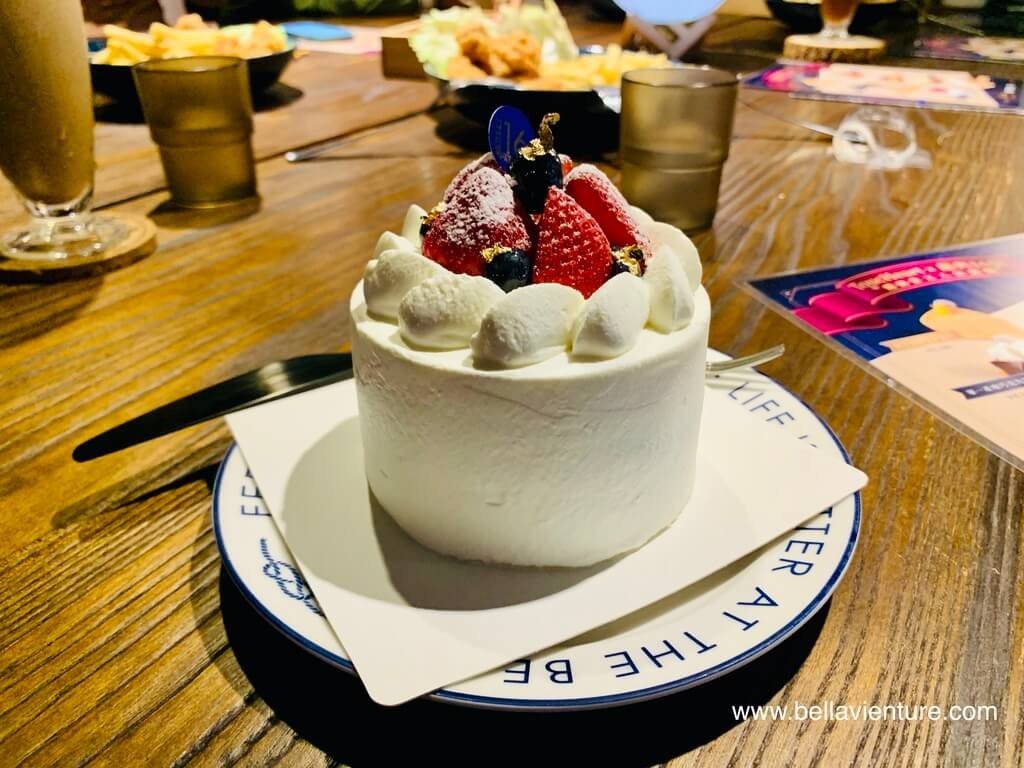 觸及真心深夜塔羅咖啡廳 甜典16號 聯名甜點 草莓秀朵蛋糕